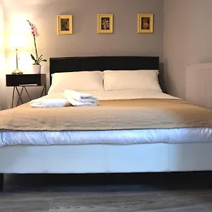 Guest house Monopoly London